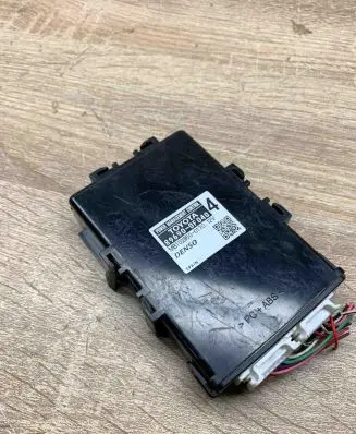 Toyota Corolla Verso E121 Power management control unit 896900F040 MB1028500170