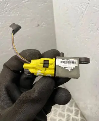 Volkswagen PASSAT B6 Airbag deployment crash/impact sensor 14050103