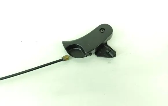 BMW 3 E46 Engine bonnet (hood) release handle 8223163