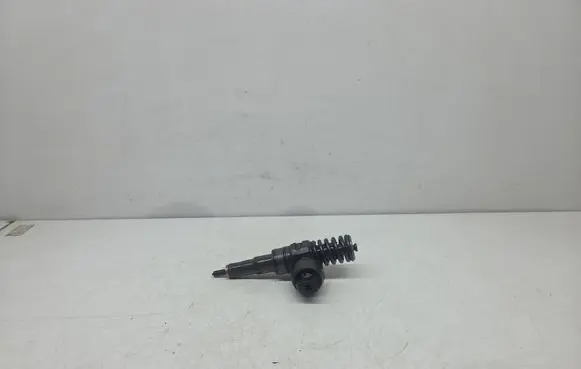 Audi A4 S4 B7 8E 8H Fuel injector 038130073AJ