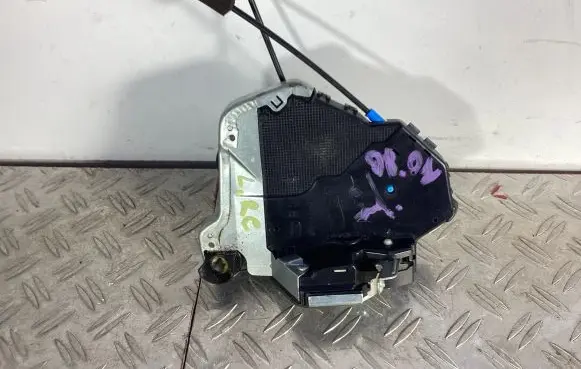 Lexus RC Front door lock