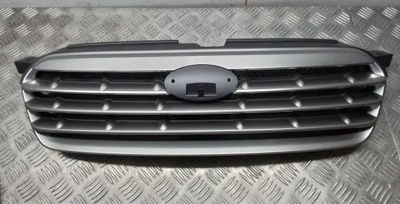 Subaru Outback Front bumper upper radiator grill 91121AG160