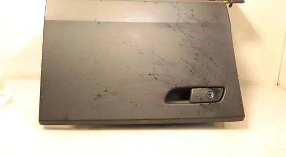 Glove box