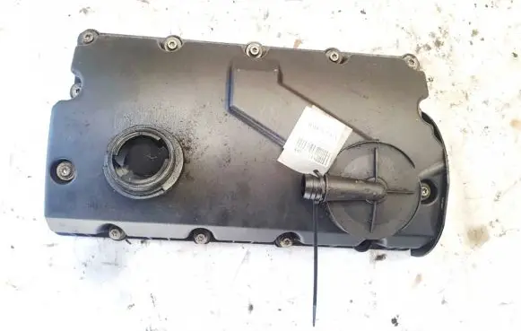 Volkswagen Golf IV Rocker cam cover 038103475