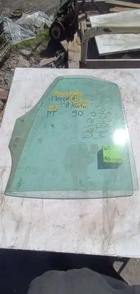 Mercedes-Benz A W169 Front door window glass four-door 