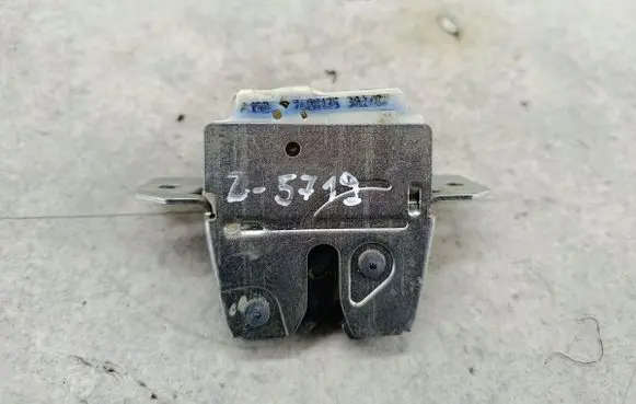Mercedes-Benz A W169 Tailgate lock latch A1697400135
