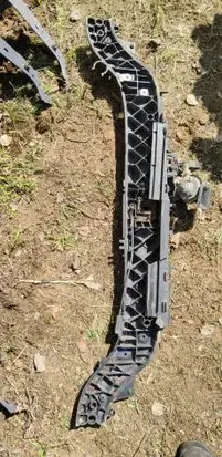 Renault Megane II Top upper radiator support slam panel