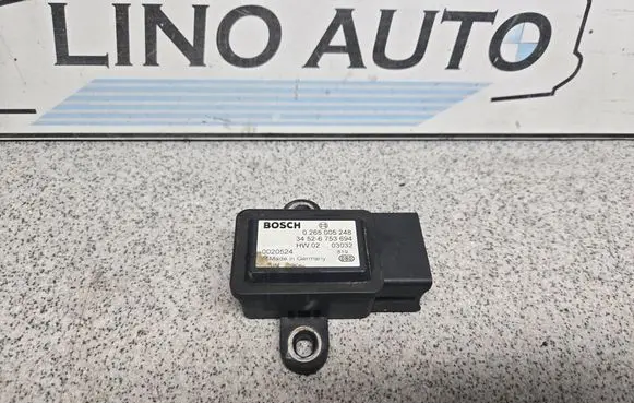 BMW 5 E39 ESP acceleration yaw rate sensor 34526753694 0265005248 0020524
