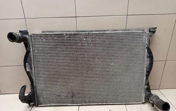 Audi A6 S6 C6 4F Coolant radiator 4F0121251L