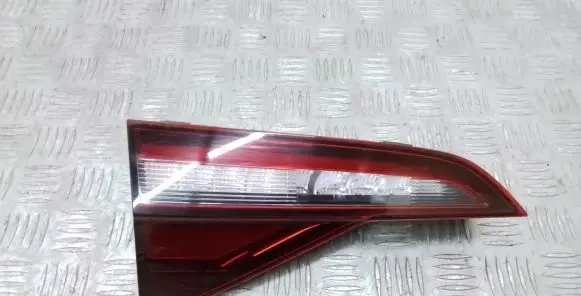 Volkswagen Jetta USA Tailgate rear/tail lights 17A945093