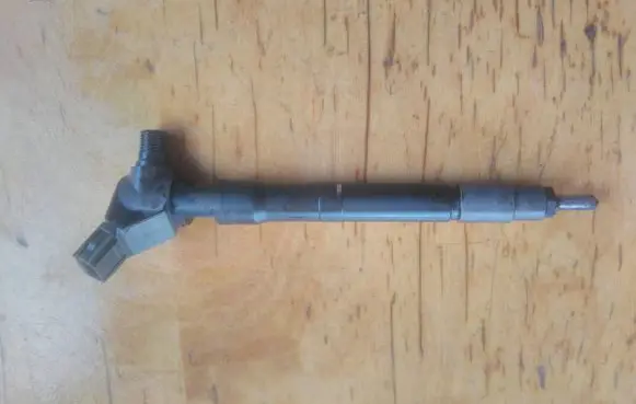 Mazda 6 Fuel injector SH0113H50