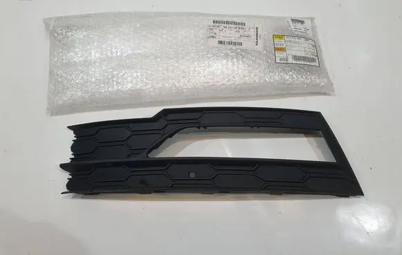 Skoda Octavia Mk2 (1Z) Front bumper lower grill 5E3807681 M20612E01 2490001005898301