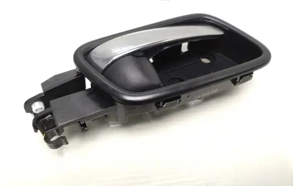 Honda CR-V Front door interior handle 