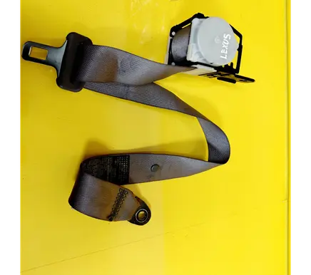 Middle seatbelt (rear)