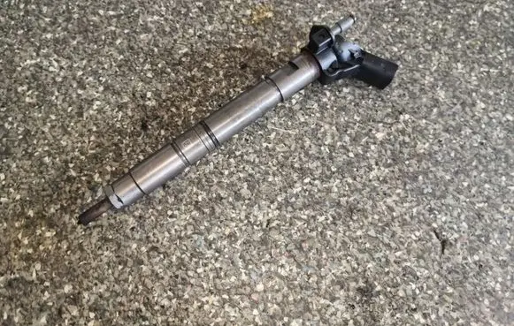 Audi A4 S4 B8 8K Fuel injector 059130277AR