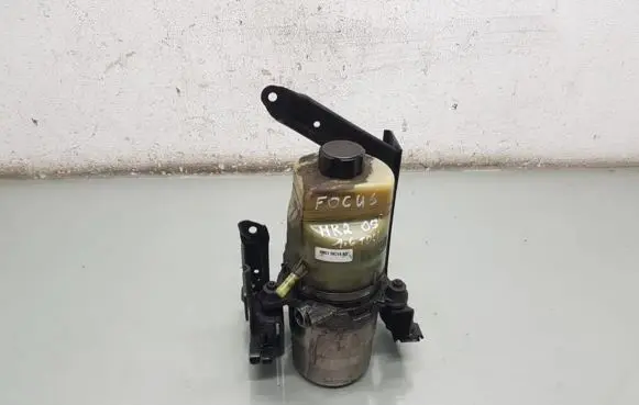 Ford Focus Power steering pump 4M513K514AD