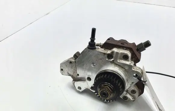 Renault Megane II Fuel injection high pressure pump 8200564112