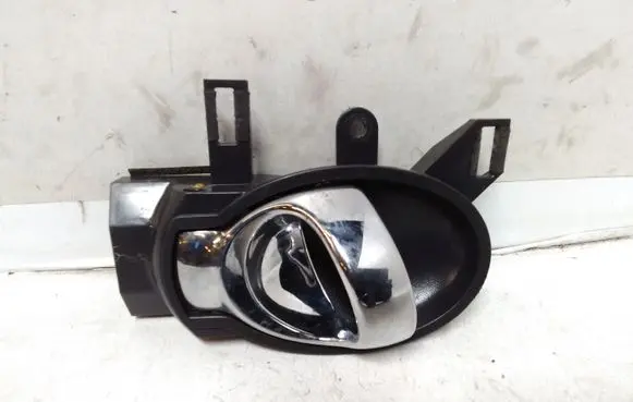 Nissan Juke I F15 Front door interior handle
