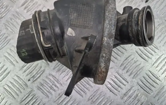 Mercedes-Benz C W204 Intake resonator A6460981007