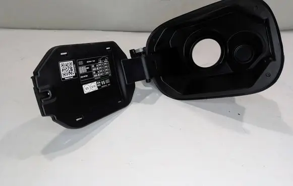 Mercedes-Benz GLA H247 Fuel tank cap A2476304102 610797000 A2476304602