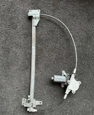 Mercedes-Benz Vito Viano W638 Front door window regulator with motor 6387200246 A6387200246