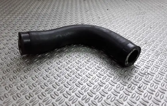 Land Rover Discovery Engine coolant pipe/hose