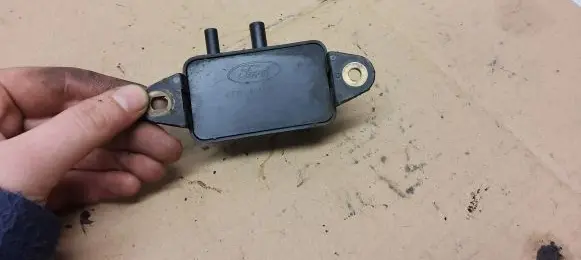 Ford Focus Air pressure sensor F77E9J460AB