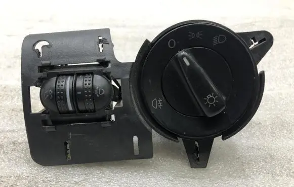 Volkswagen PASSAT B5 Light switch