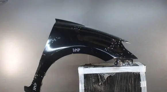 Suzuki Swift III Fender mounting bracket 