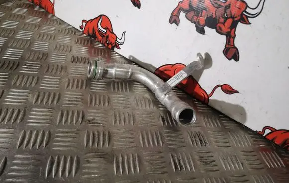 Audi Q5 SQ5 Engine coolant pipe/hose 059121071