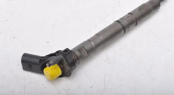 Audi A8 S8 D4 4H Fuel injector 057130277AM