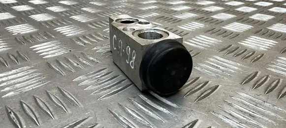 Chevrolet Captiva Air conditioning (A/C) expansion valve 615837