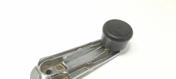 Audi 80 90 B3 Rear door window winding handle 443837581D