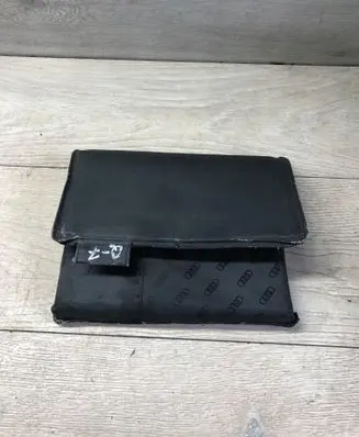 Audi Q7 4L Owners service history hand book 