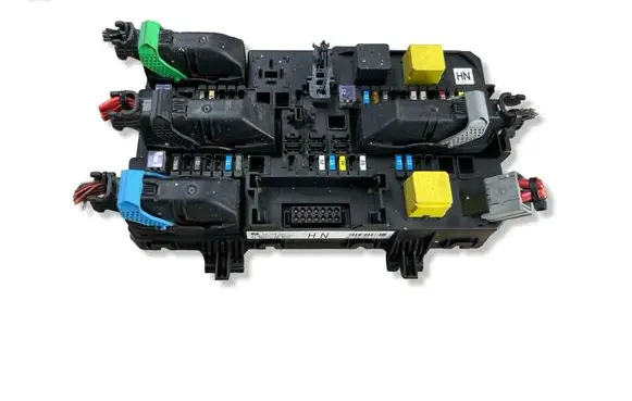 Opel Zafira B Fuse module 5DK00866943 13220829