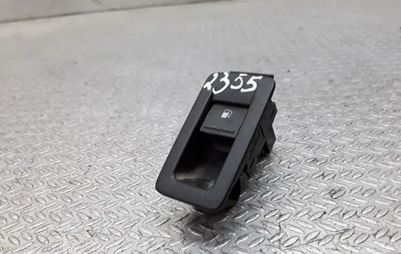 Volkswagen Touran I Fuel tank opening switch 
