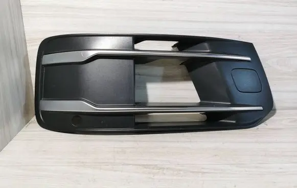 Audi Q7 4M Front bumper lower grill 4M0807682Q