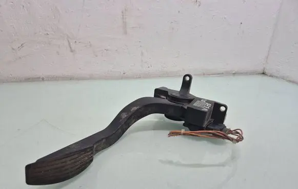 Iveco Daily 3rd gen Accelerator throttle pedal 500344802 0281002359