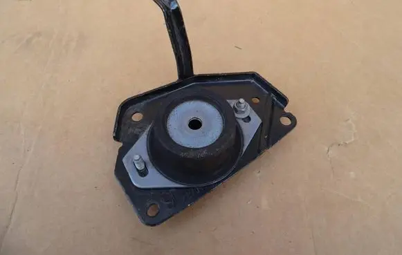 Peugeot 3008 I Gearbox mount 9682731880