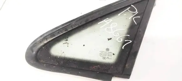 Volkswagen Touran I Front triangle window/glass 