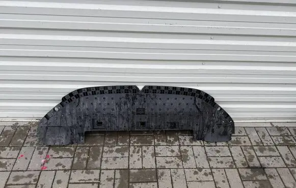 Peugeot 208 II Front bumper skid plate/under tray 9823206580
