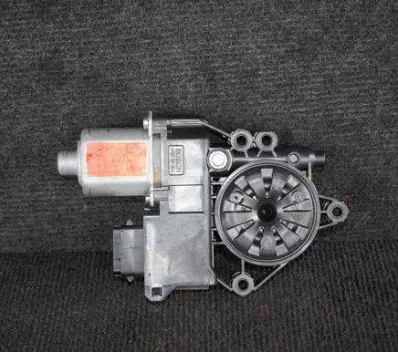 Hyundai i40 Rear door window regulator motor 1137328786
