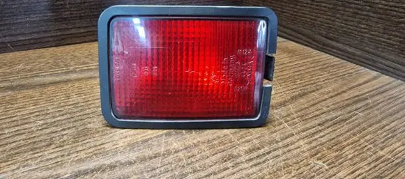 Third/center stoplight
