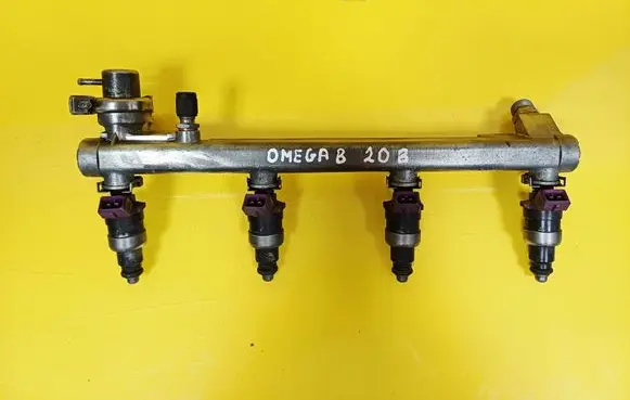 Opel Omega B2 Fuel main line pipe 90411552 5WK90531 9041551
