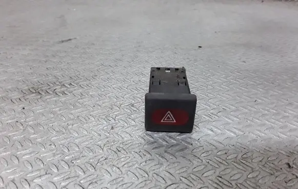 Land Rover Discovery Hazard light switch YUG102372