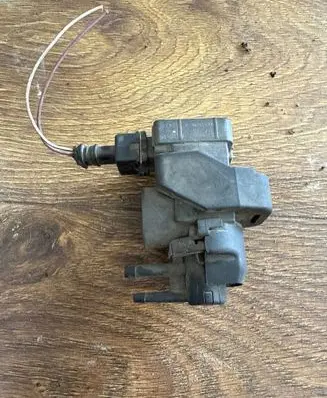 Renault Master III Vacuum valve 