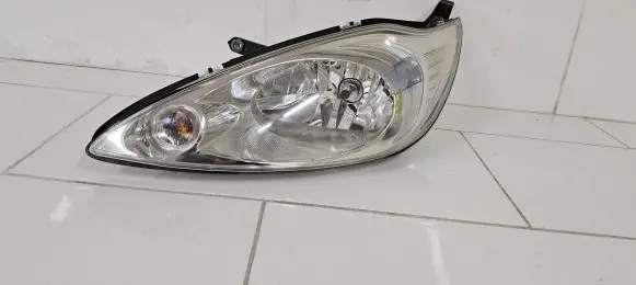 Ford Ka Headlight/headlamp 45950748 C547