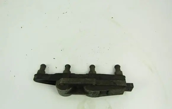 Skoda Fabia Mk1 (6Y) High voltage ignition coil 047905104A