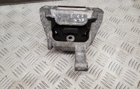 Audi Q3 8U Engine mount bracket 5N0199262K