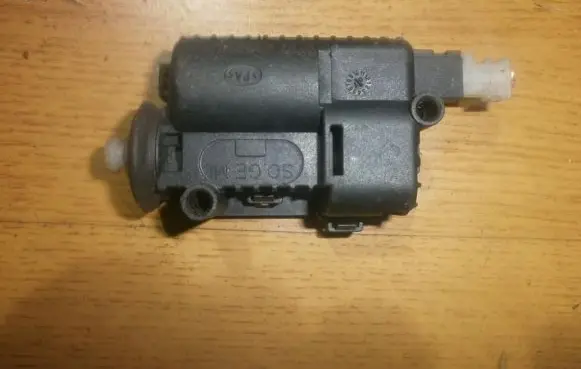 Citroen Xantia Central locking motor 